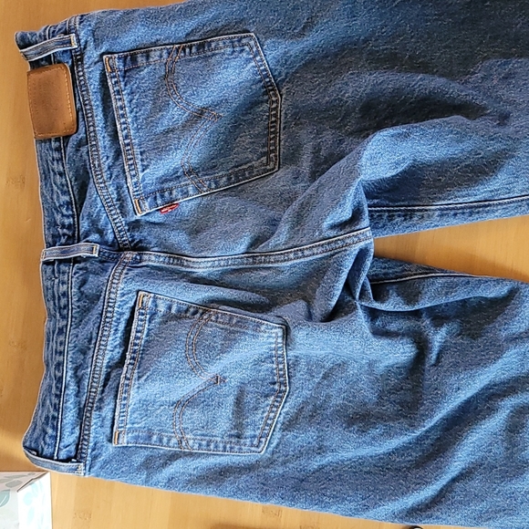 Levi's Wedgie Fit Jean's - Picture 3 of 3